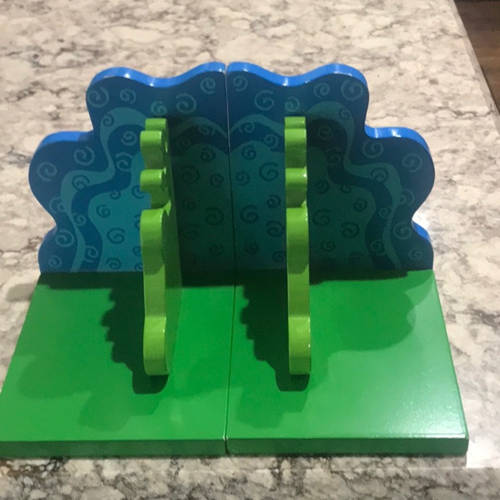 Book Ends Frog - Picture 9 of 10